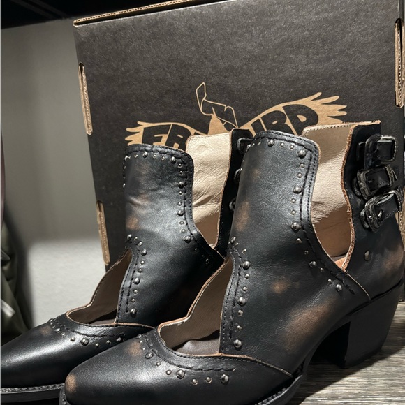 Freebirds Black Studded Ankle Booties NIB NWT - Picture 8 of 8